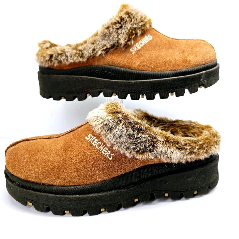 Skechers Women 8 Comfy Winter footwear//